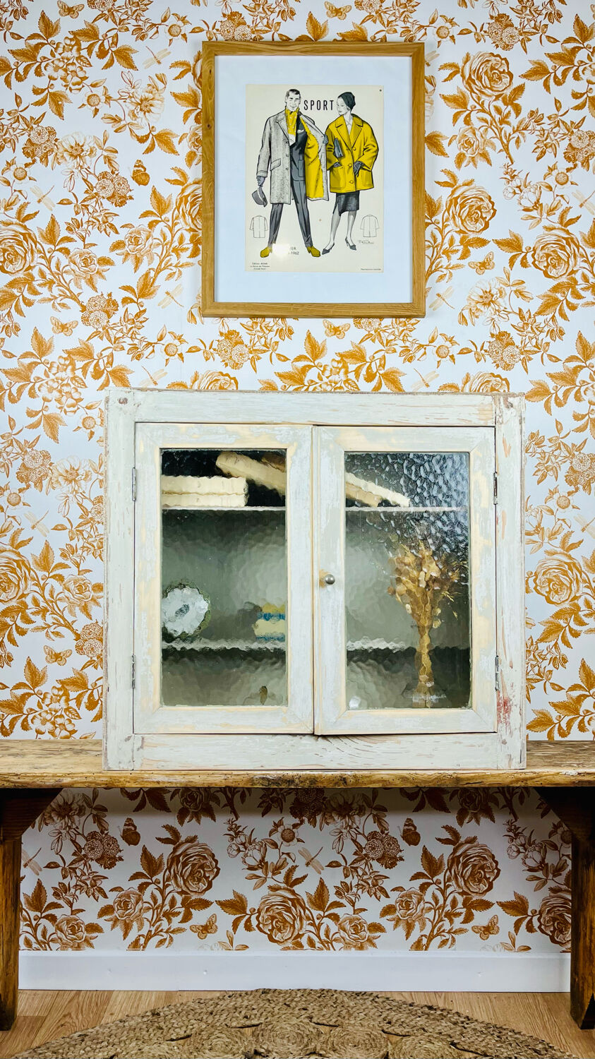 Vitrine vintage en bois et verre martelé