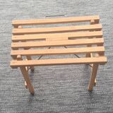 Petit banc pliant en bois