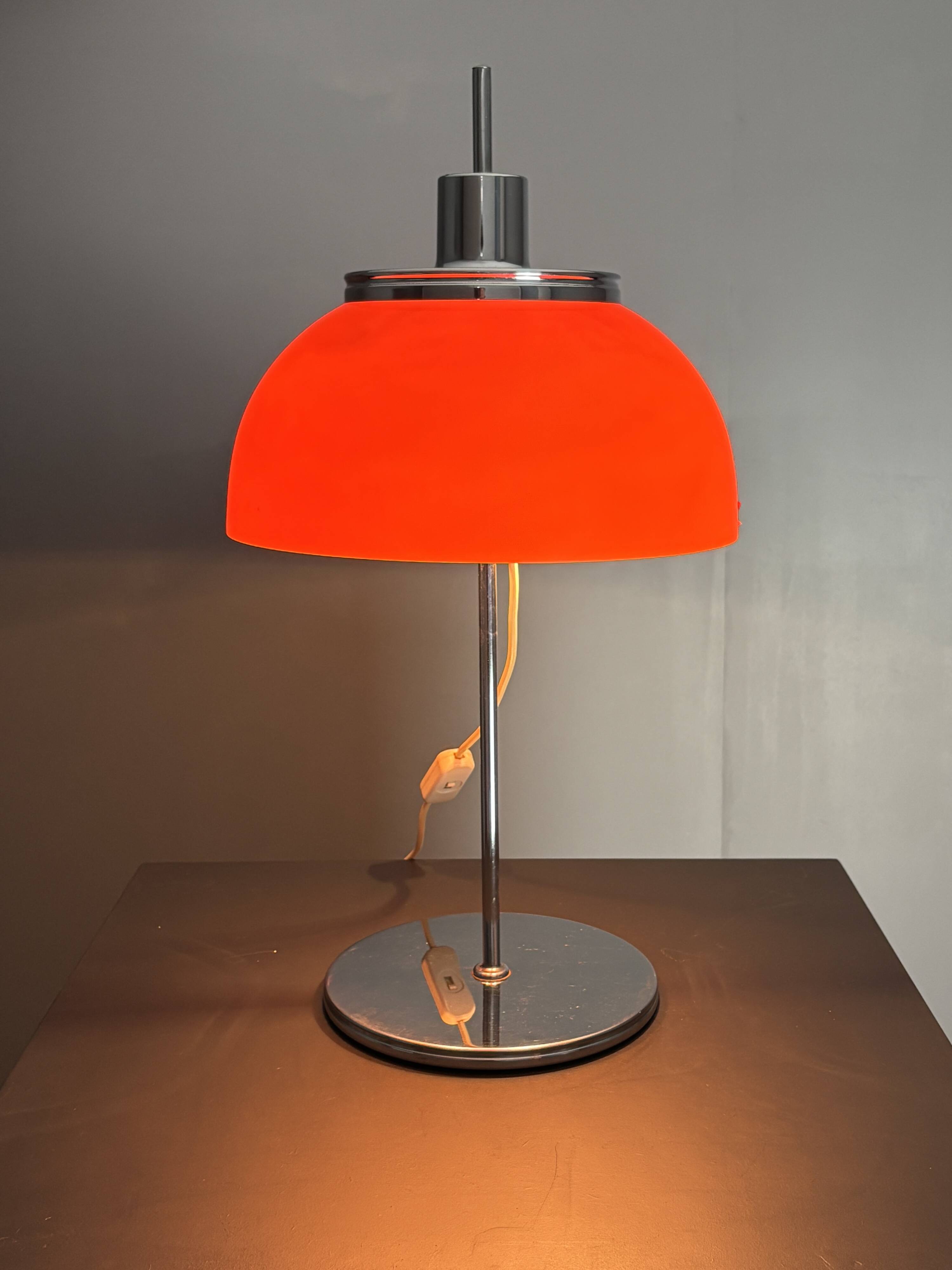 Midcentury "Faro" space age table lamp by Luigi Massoni for Guzzini, 1970s