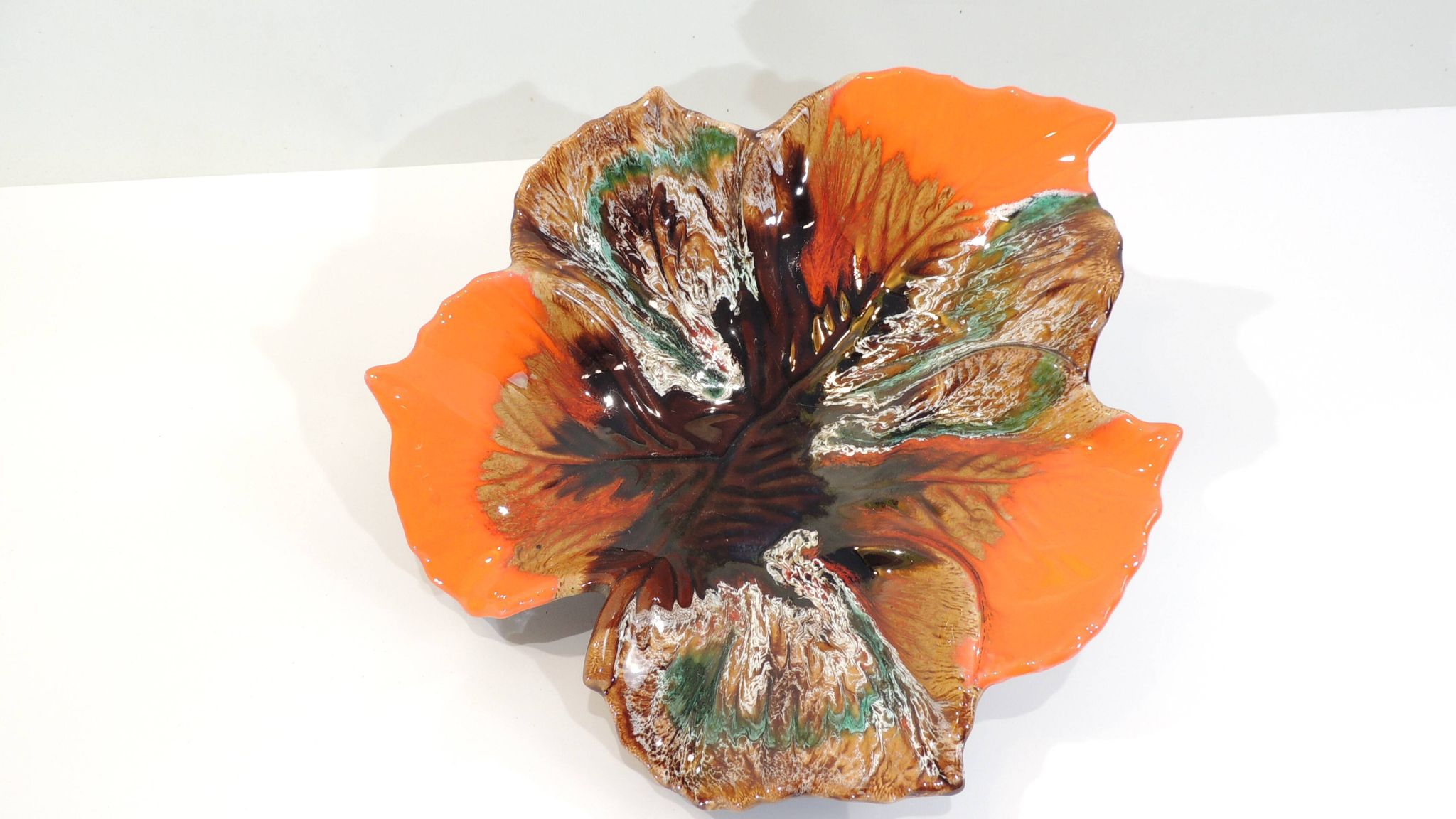 Grand plat feuille style vallauris/vintage