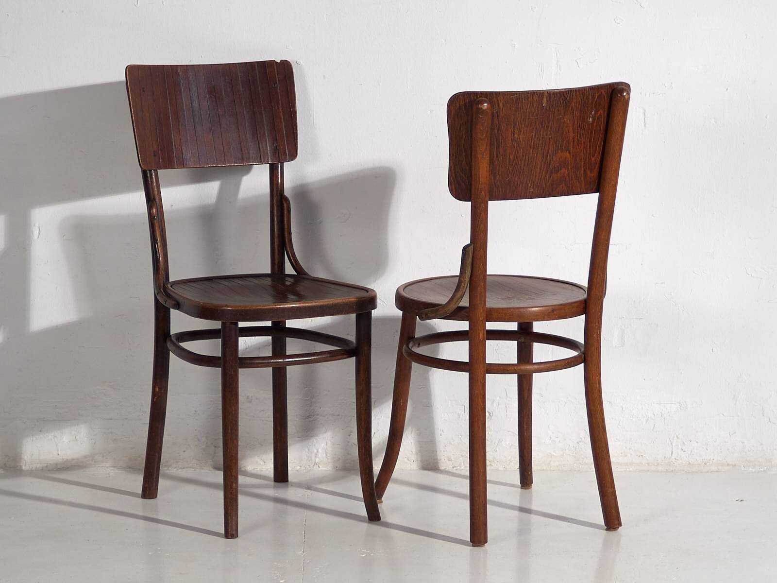 Antique Thonet bentwood chairs (c.1940). Set of 4 pieces