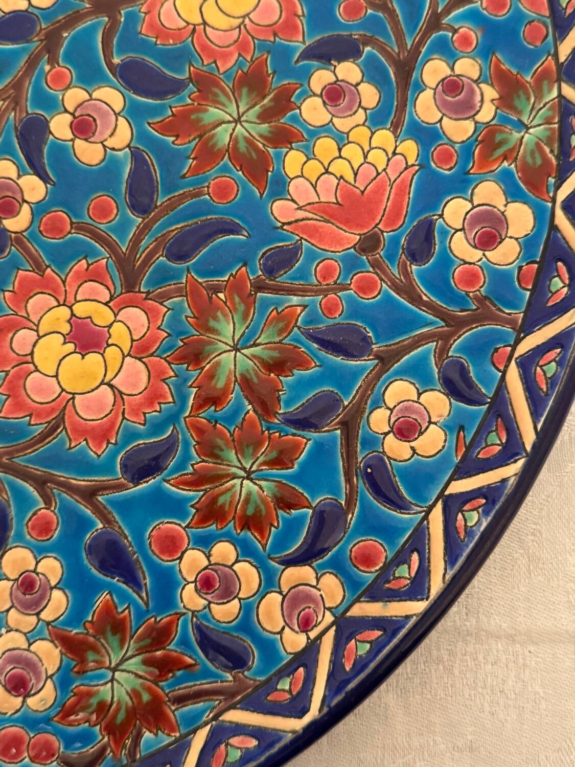 Dish and pie server in Longwy enamel.