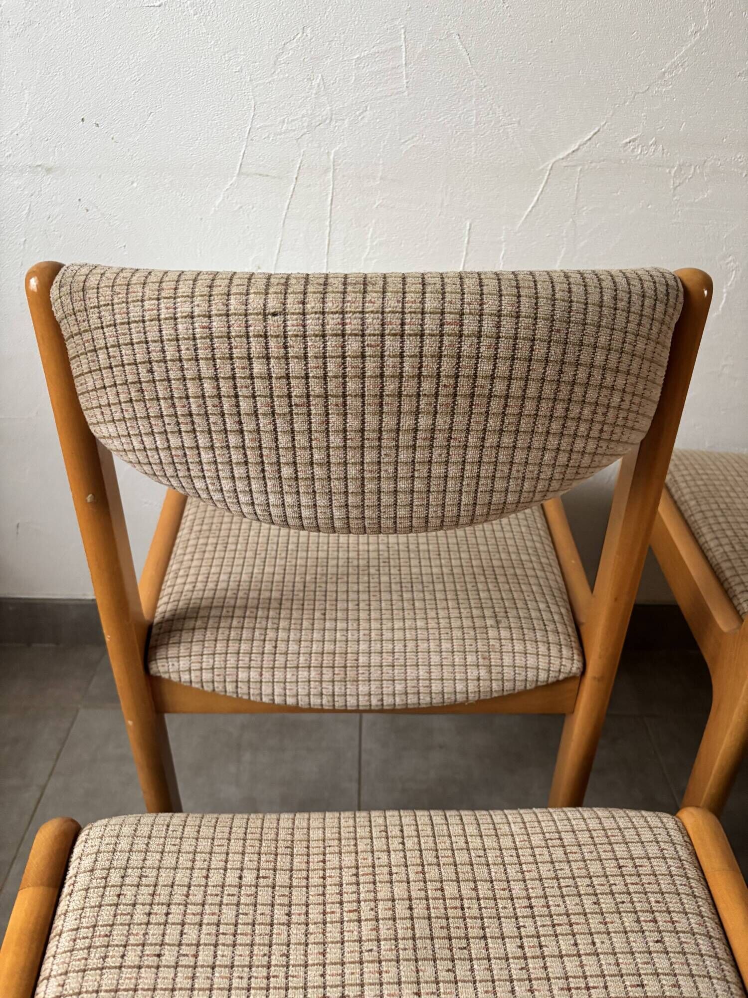Set of 4 Scandinavian Baumann chairs in solid elm – 1970s