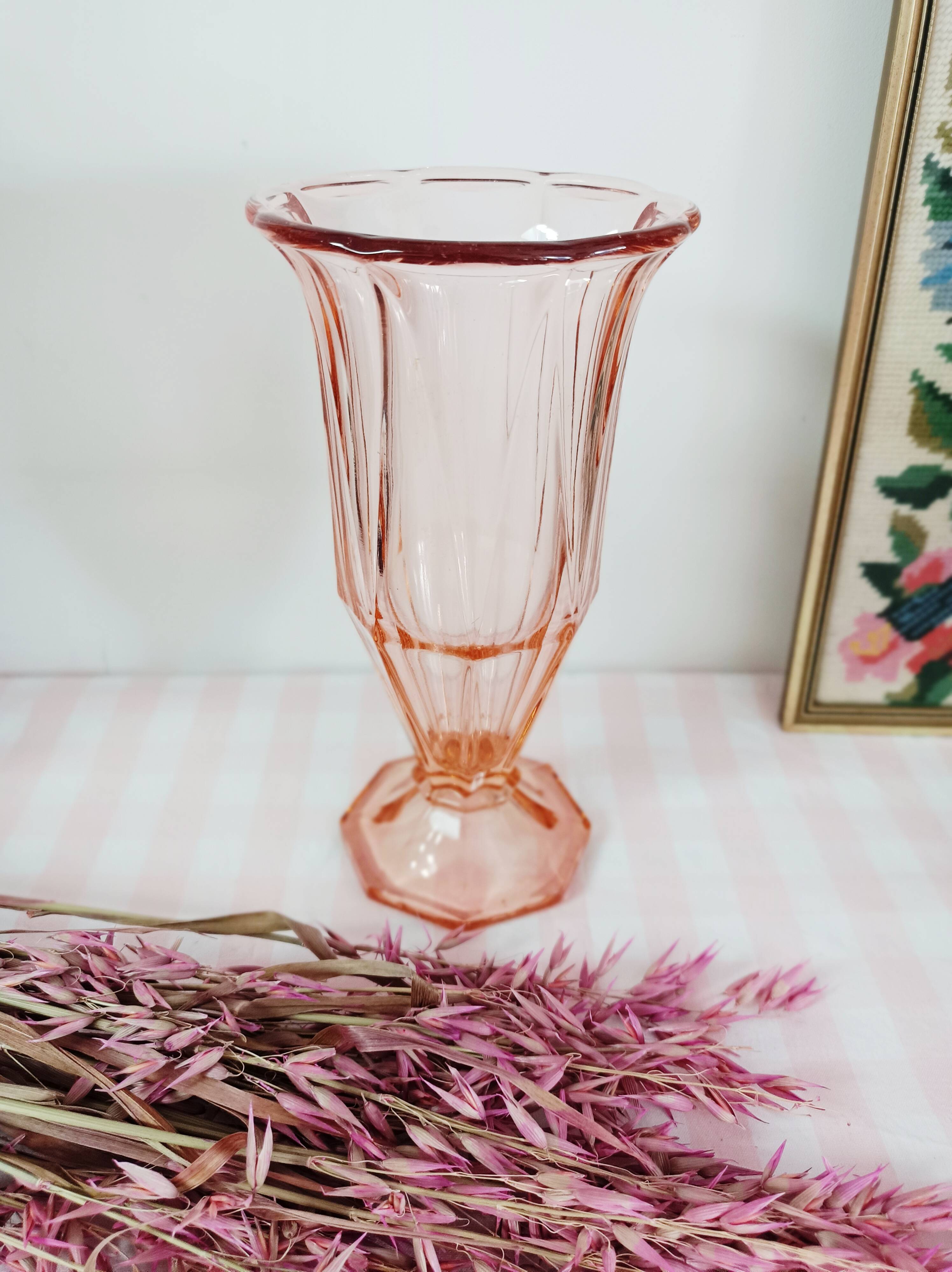 Grand vase en verre rose