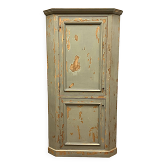 Patinated corner