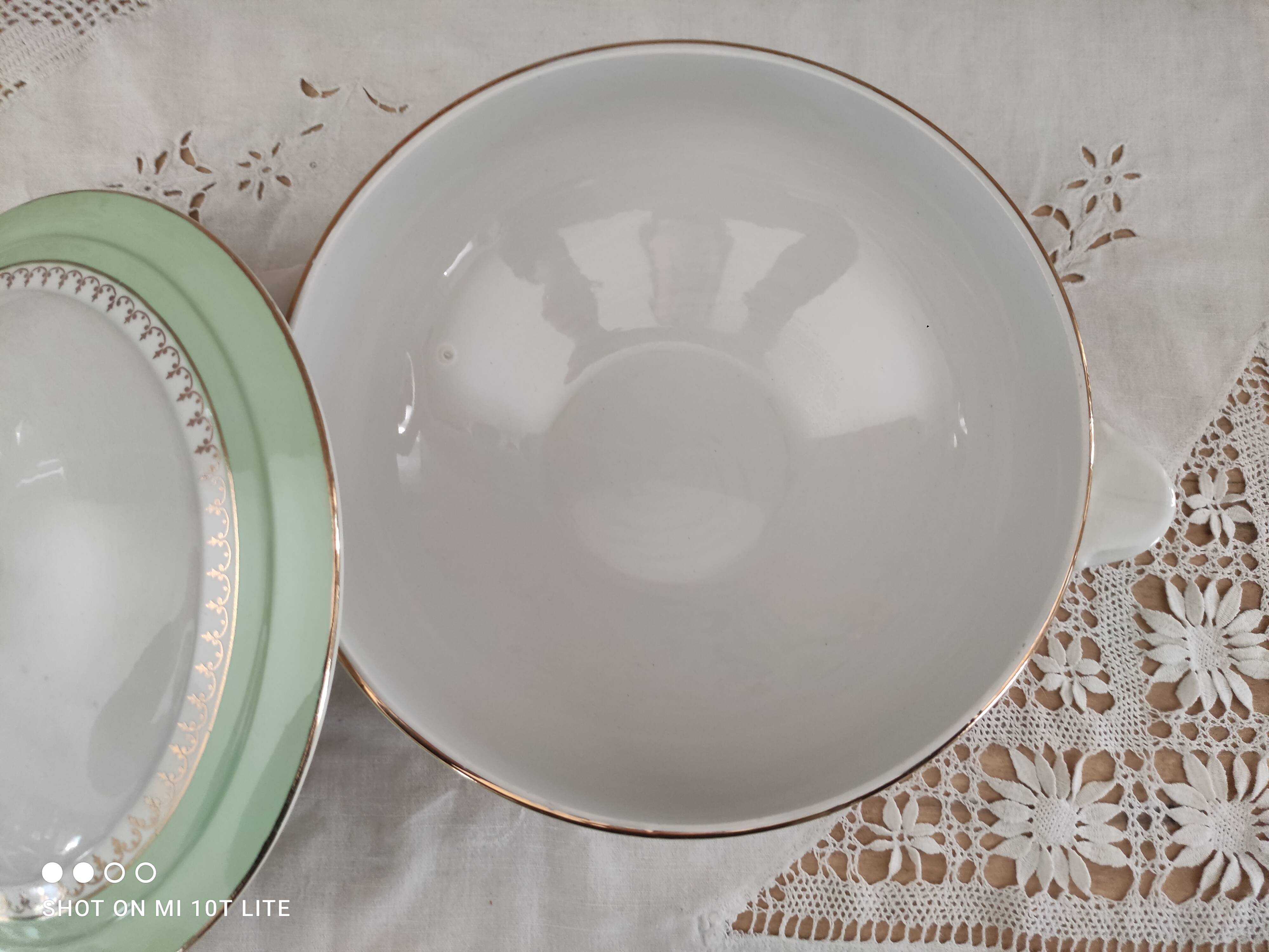 Water green vegetable dish with golden frieze, Cafés Lemaire.