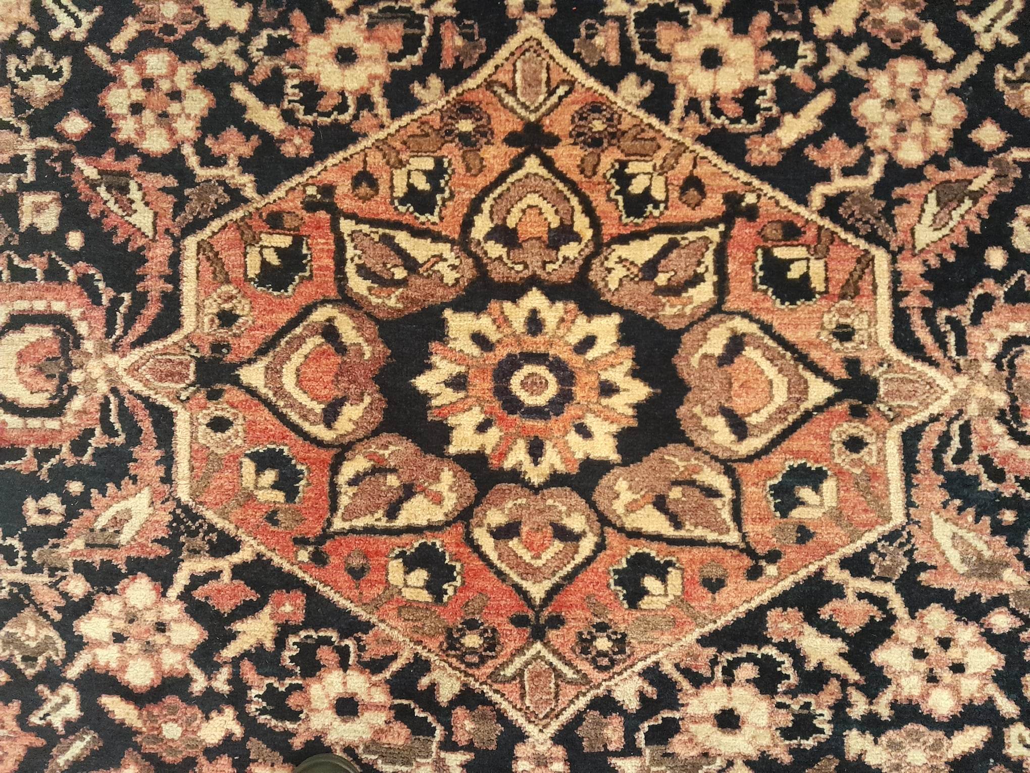 Handmade Persian Bachtiar rug 295x218cm
