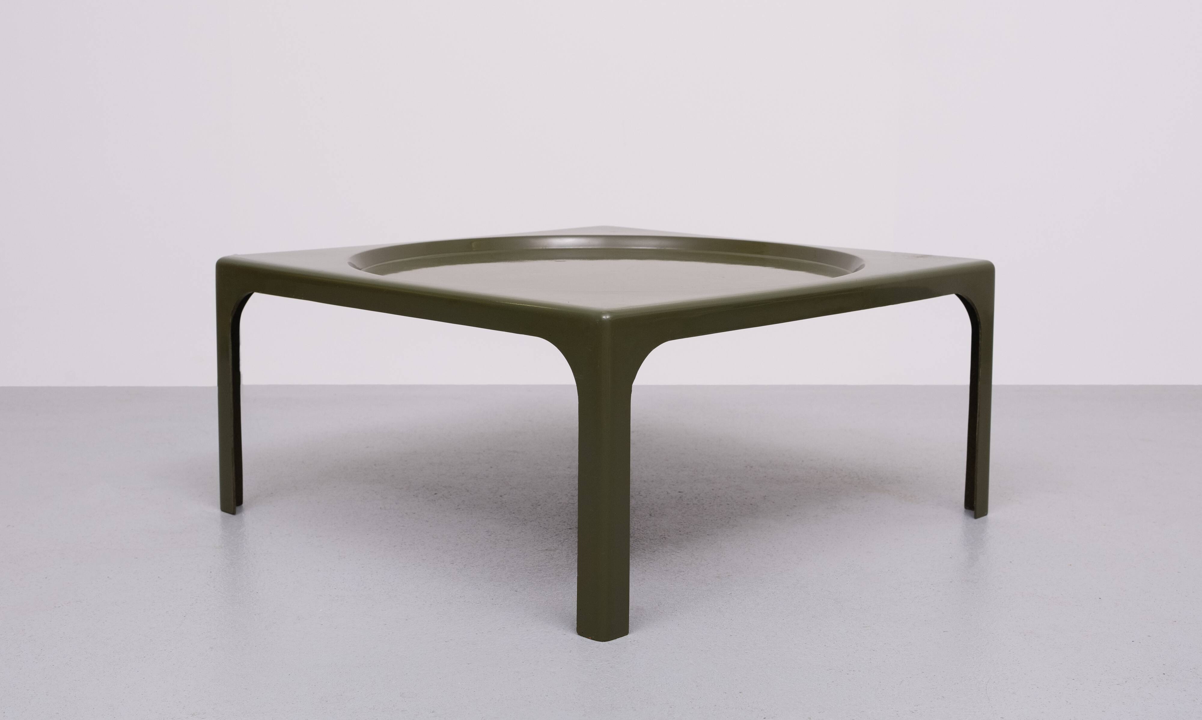 Marc Berthier Fiberglass Coffee table 1970s France