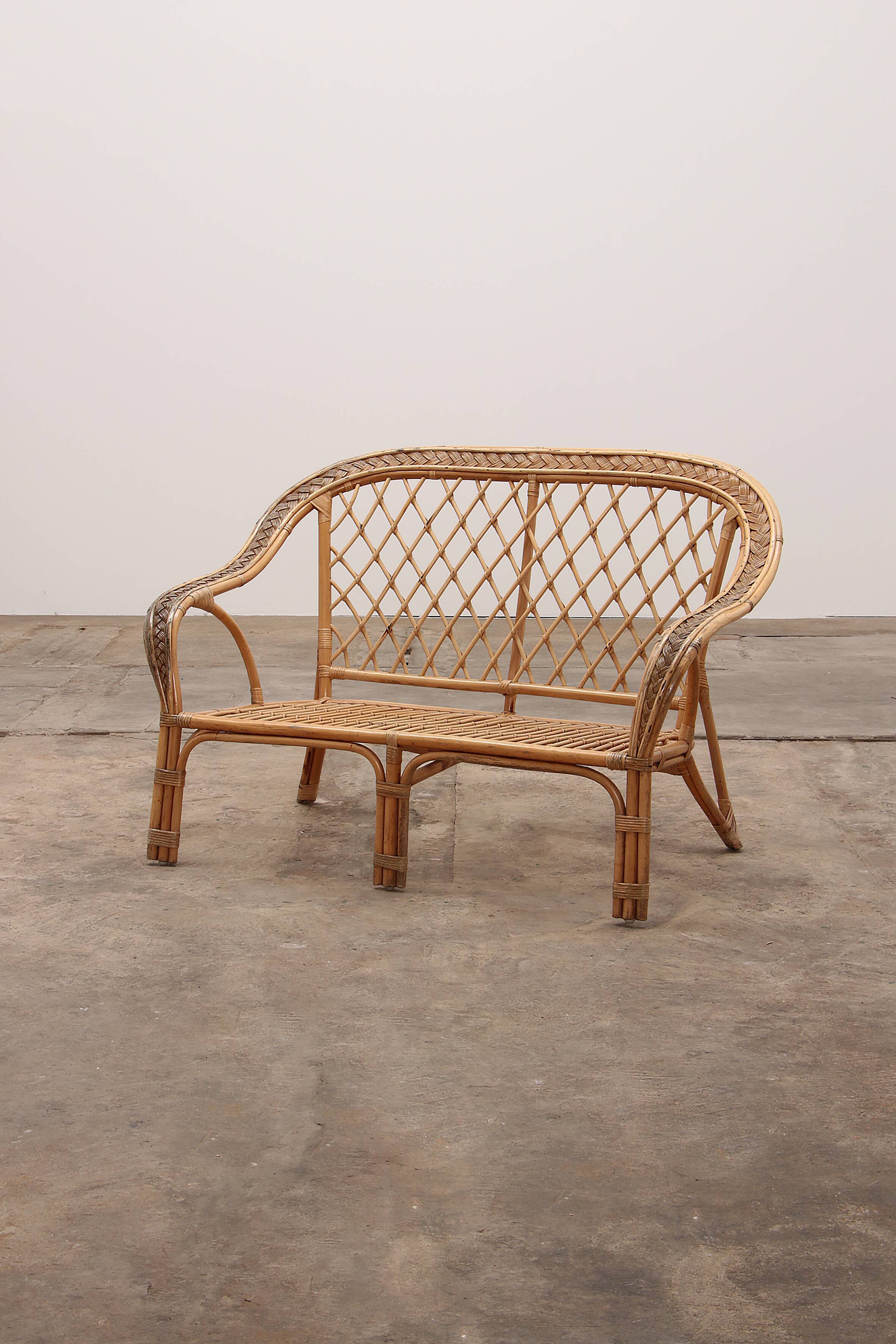 French Bohemian sofa made of bamboo from the 1960s.