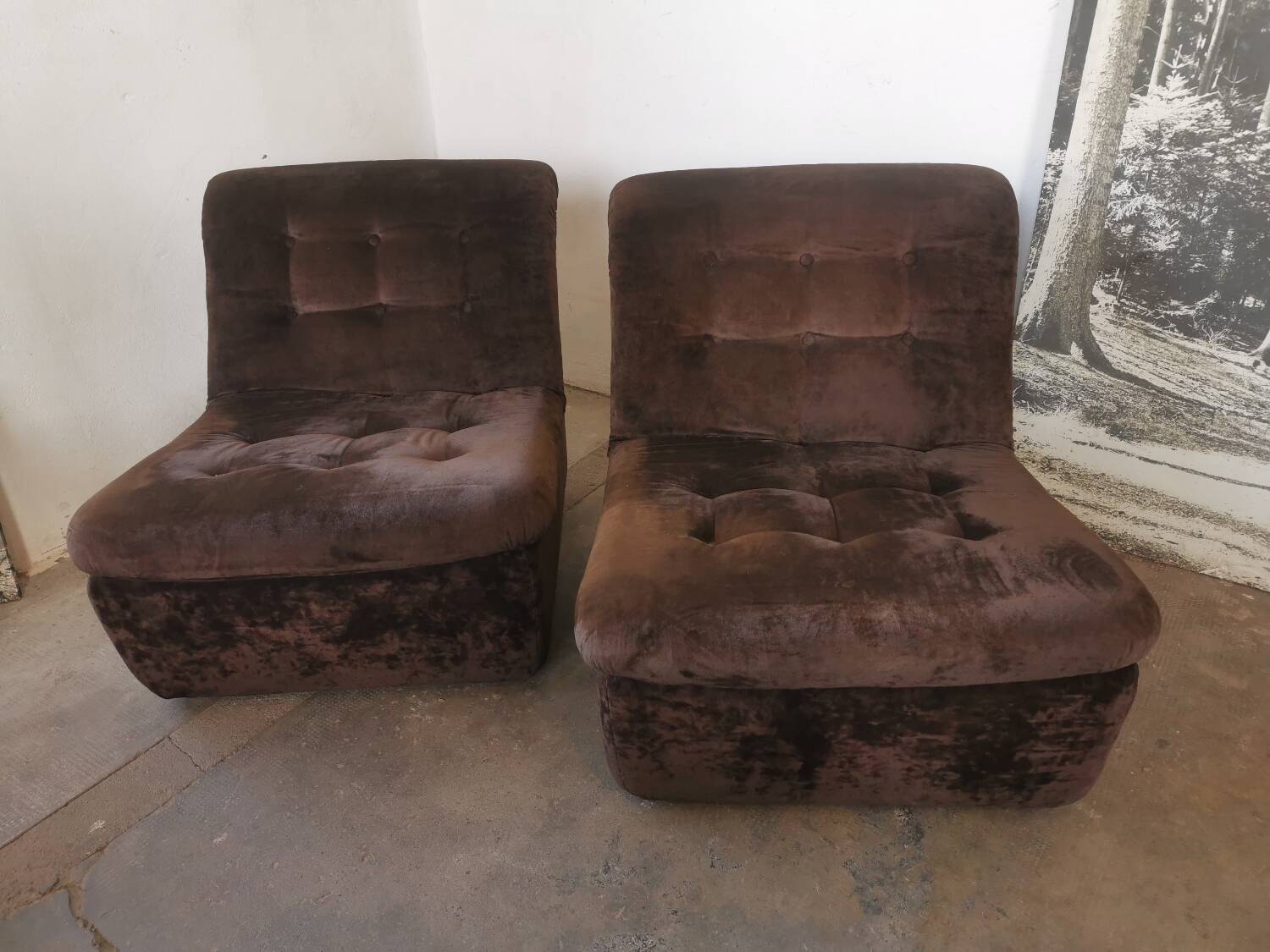 Pair of velvet armchairs from the 70s/80s