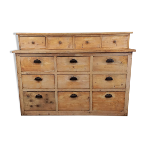 Meuble à tiroirs ancien