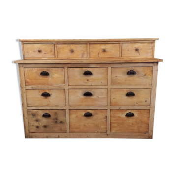 Antique chest of drawers