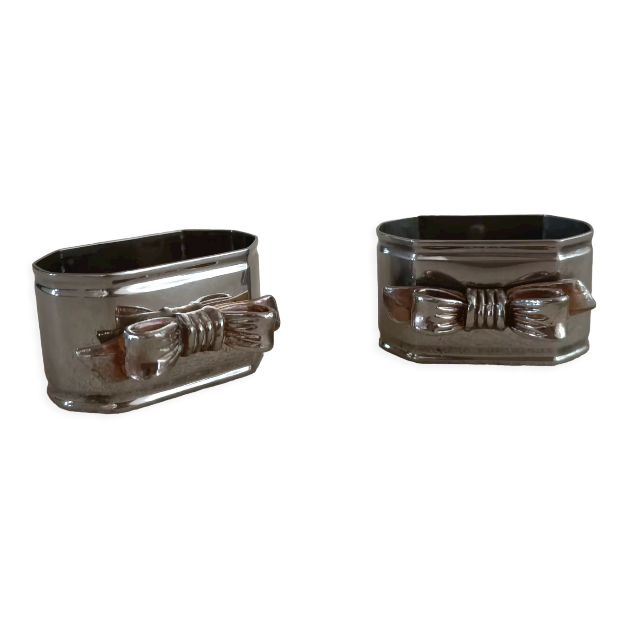 2 silver metal towel rings