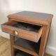 Adorable table de chevet en bois