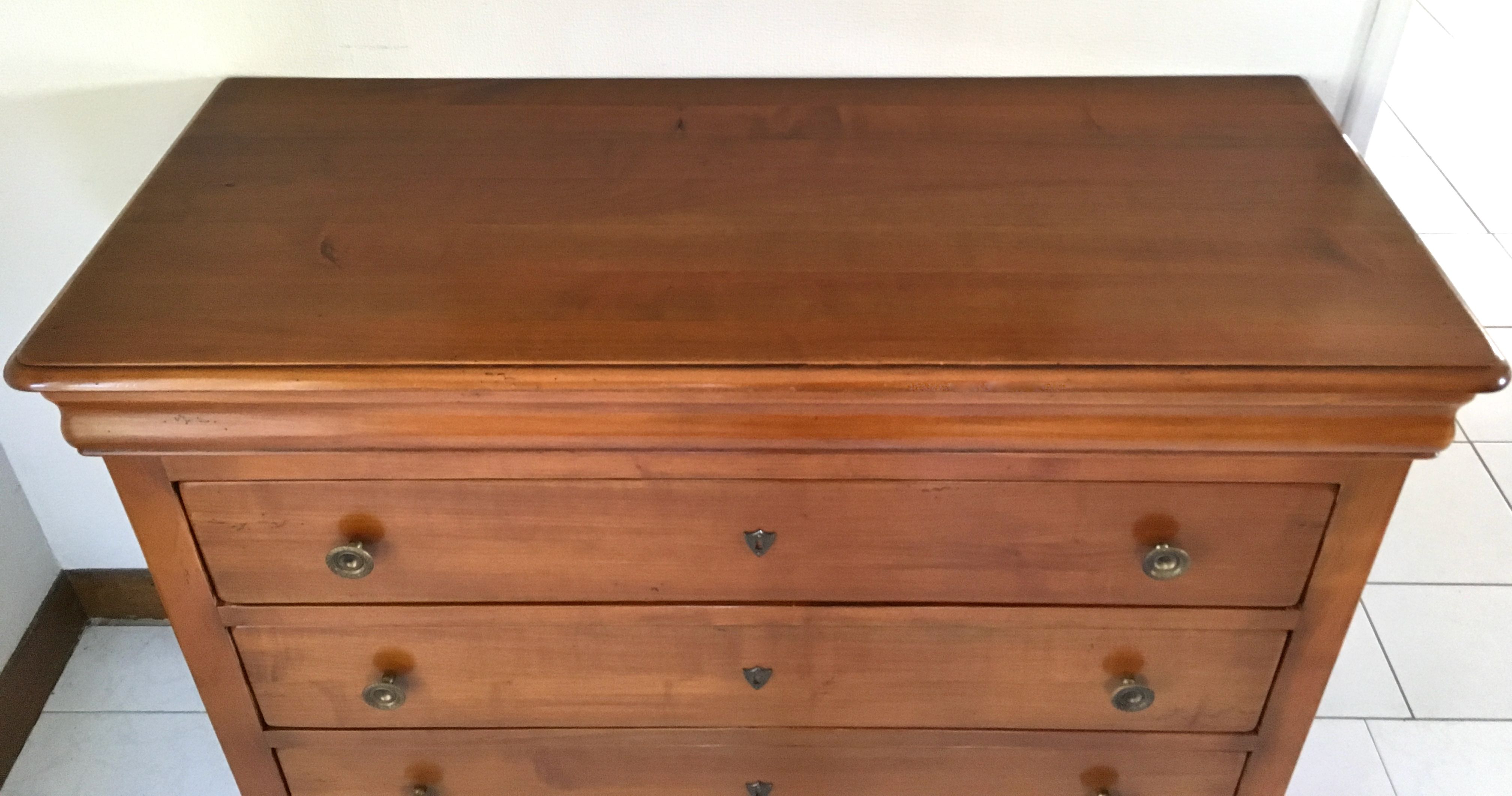 Cherry chest of drawers 4 drawers