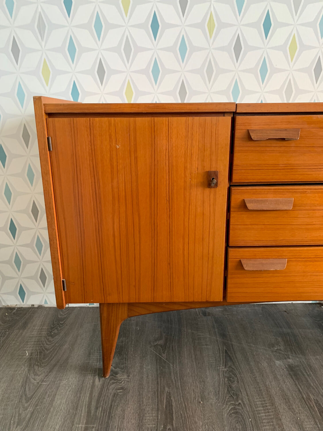 Small Scandinavian row