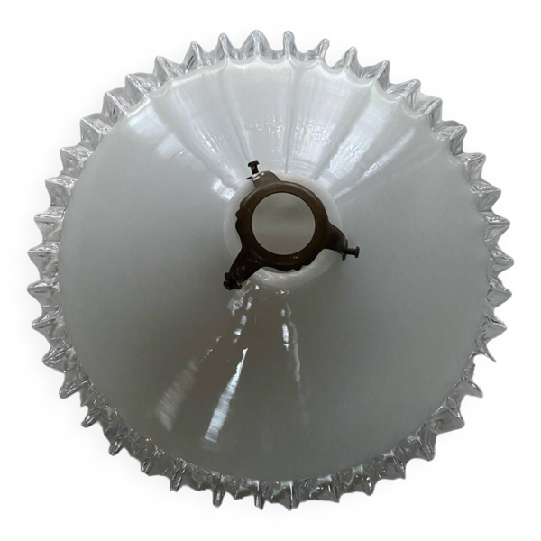 Suspension opaline