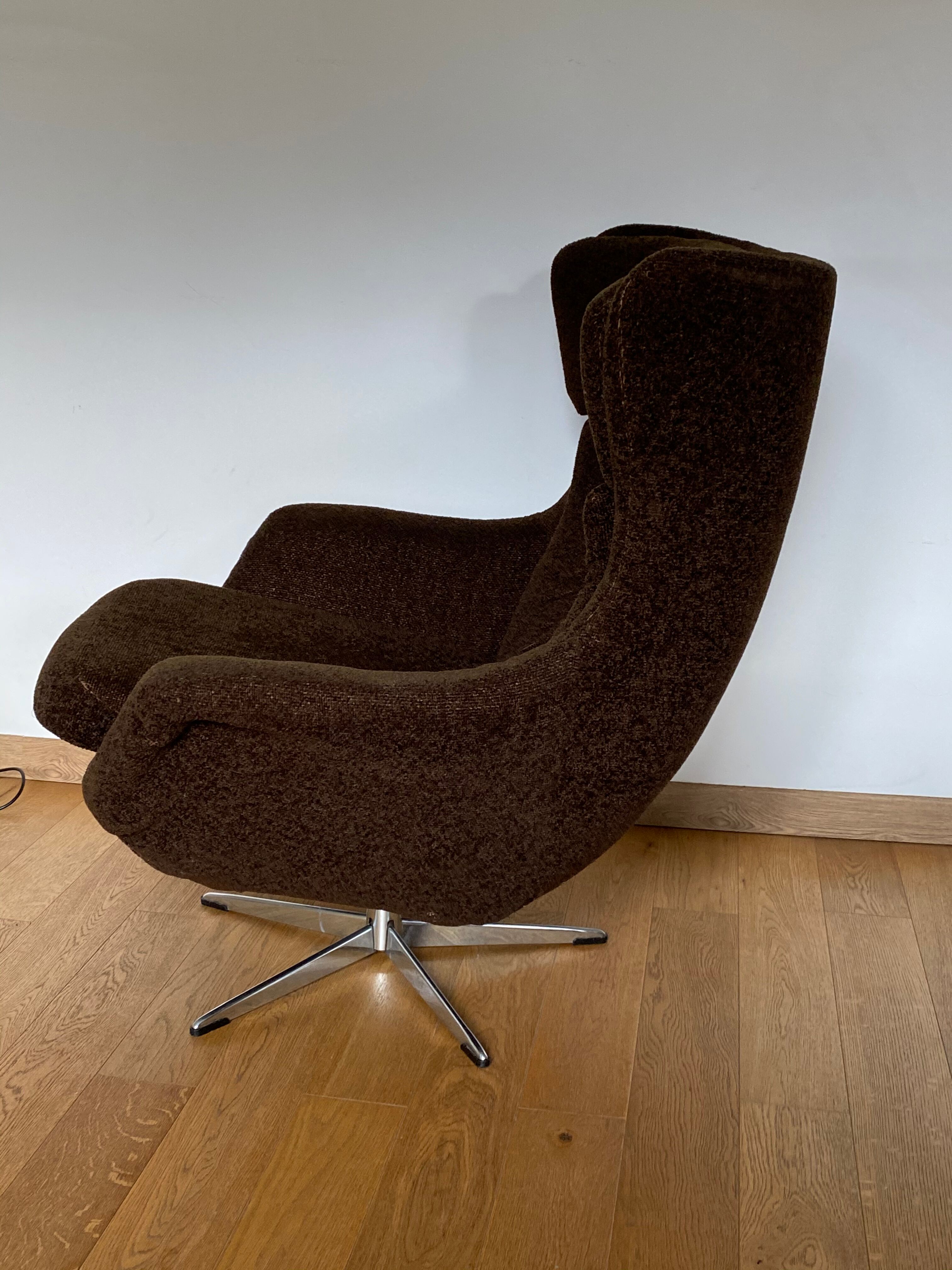 Design armchair 70s