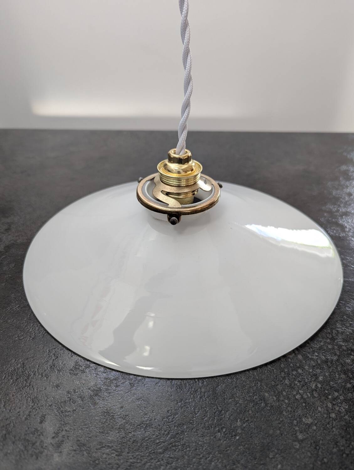 Old Art Deco portable pendant lamp with smooth opaline lampshade, diameter TBE 25.5 cm