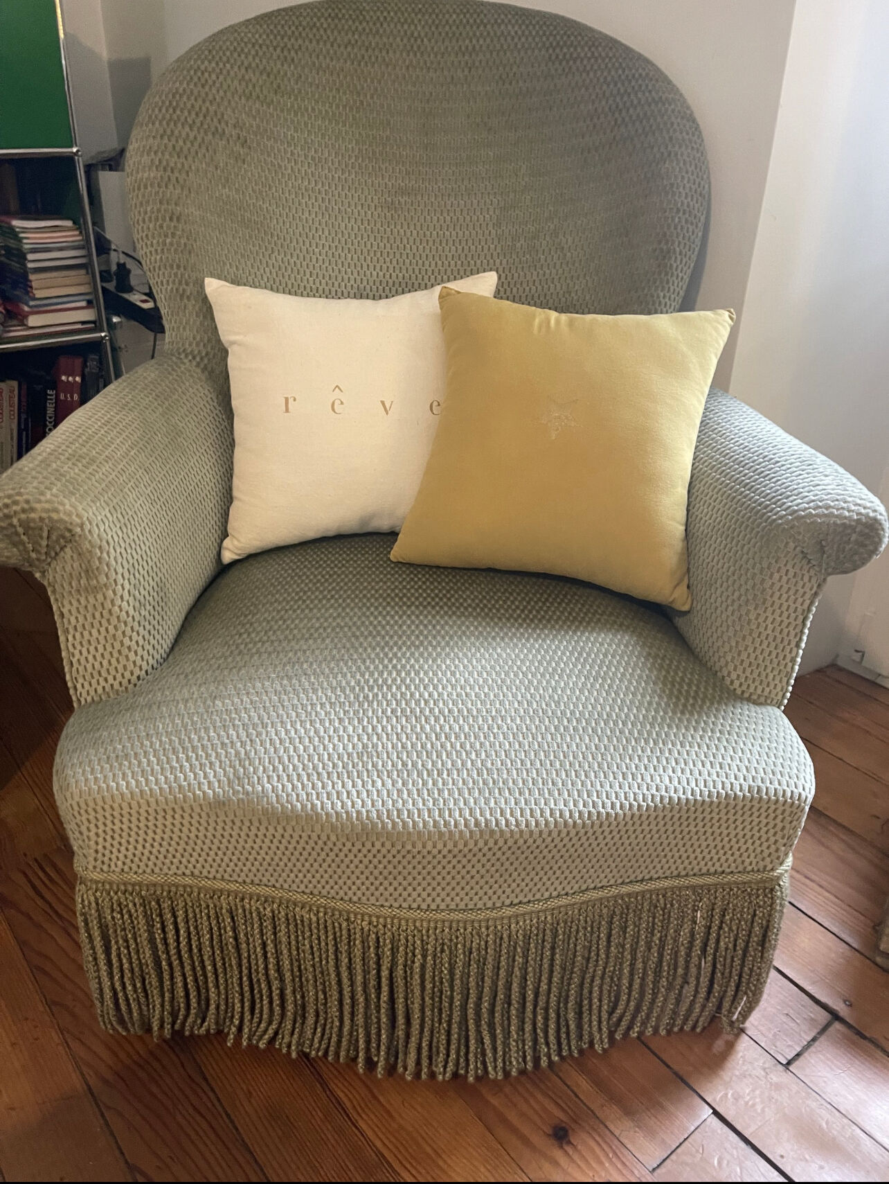 Green velvet toad armchair