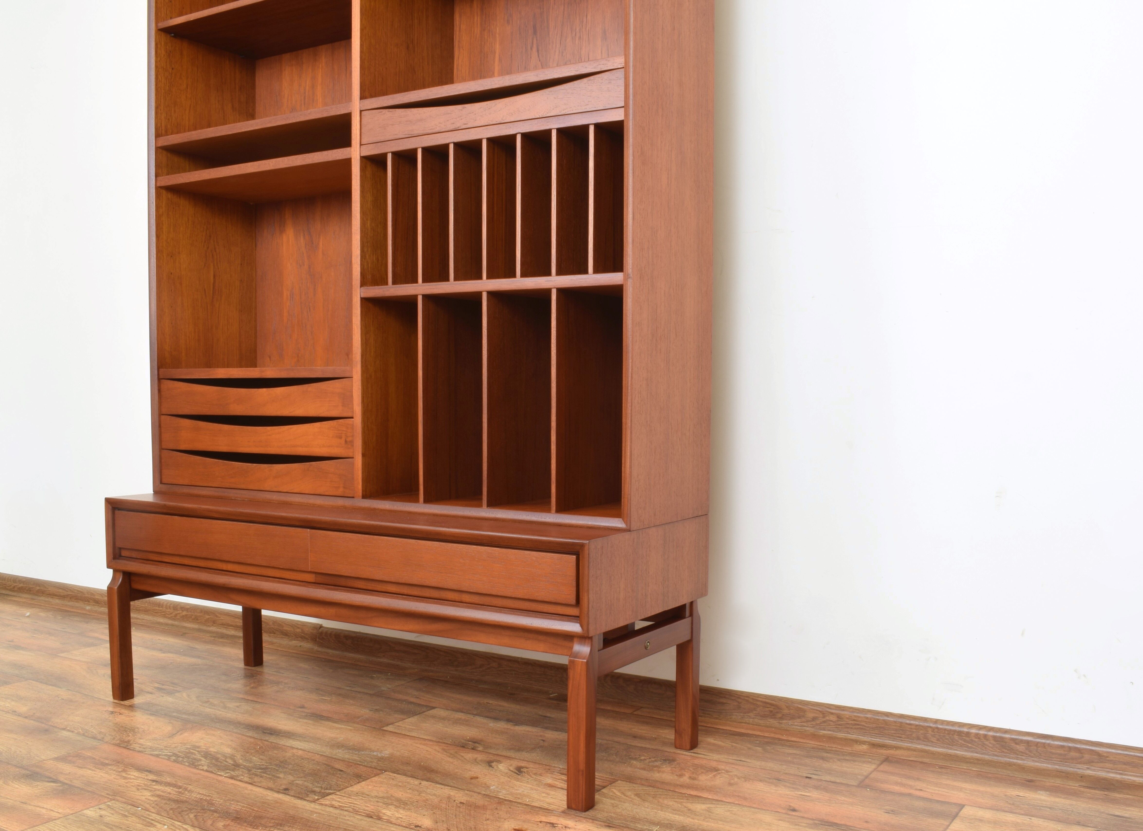 MTP Wall Unit by M. Grabiński