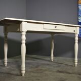 Table with brushed spruce extensions