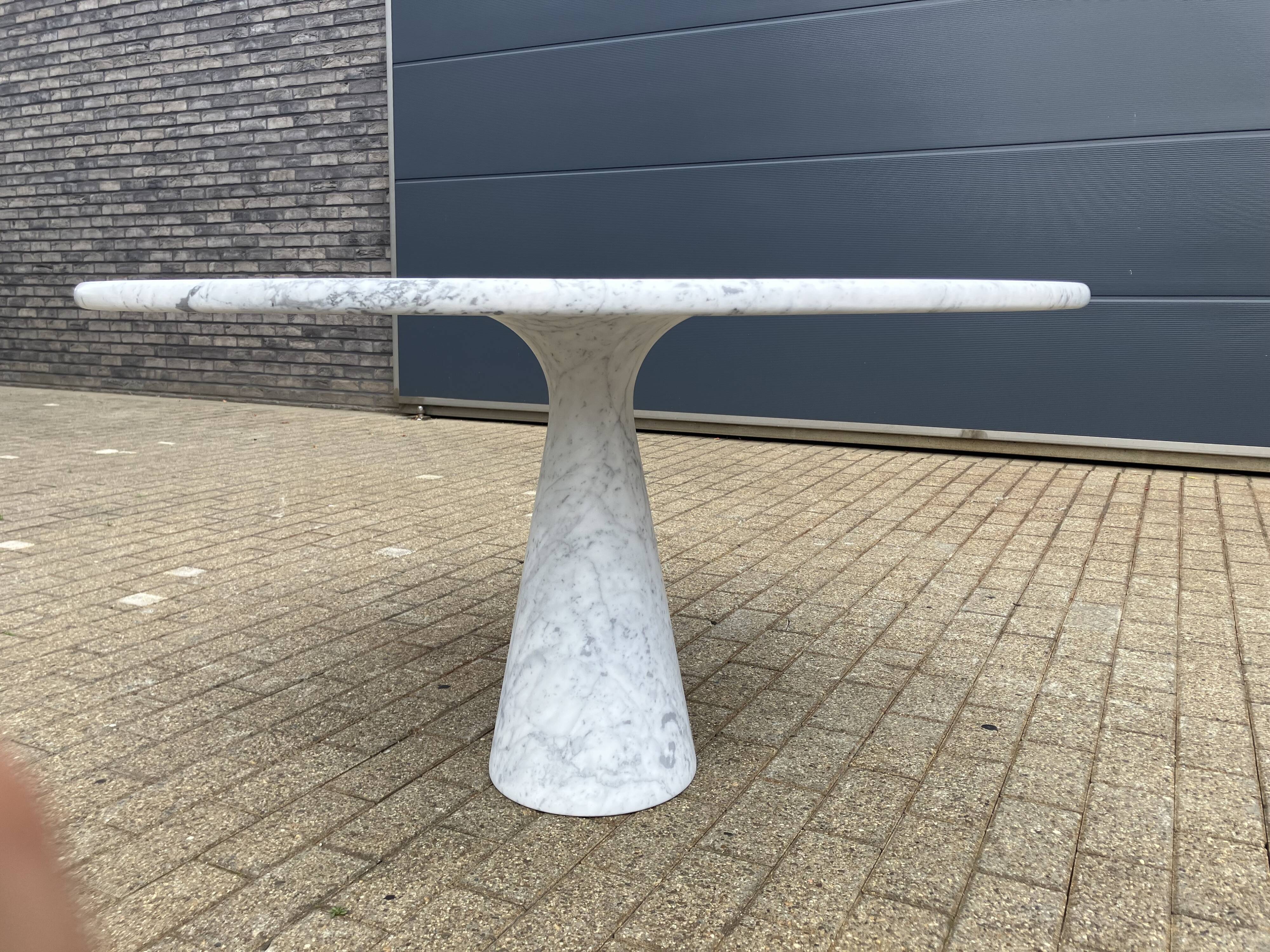 Angelo Mangiarotti M1 eettafel Skipper Carrara marmer 130cm