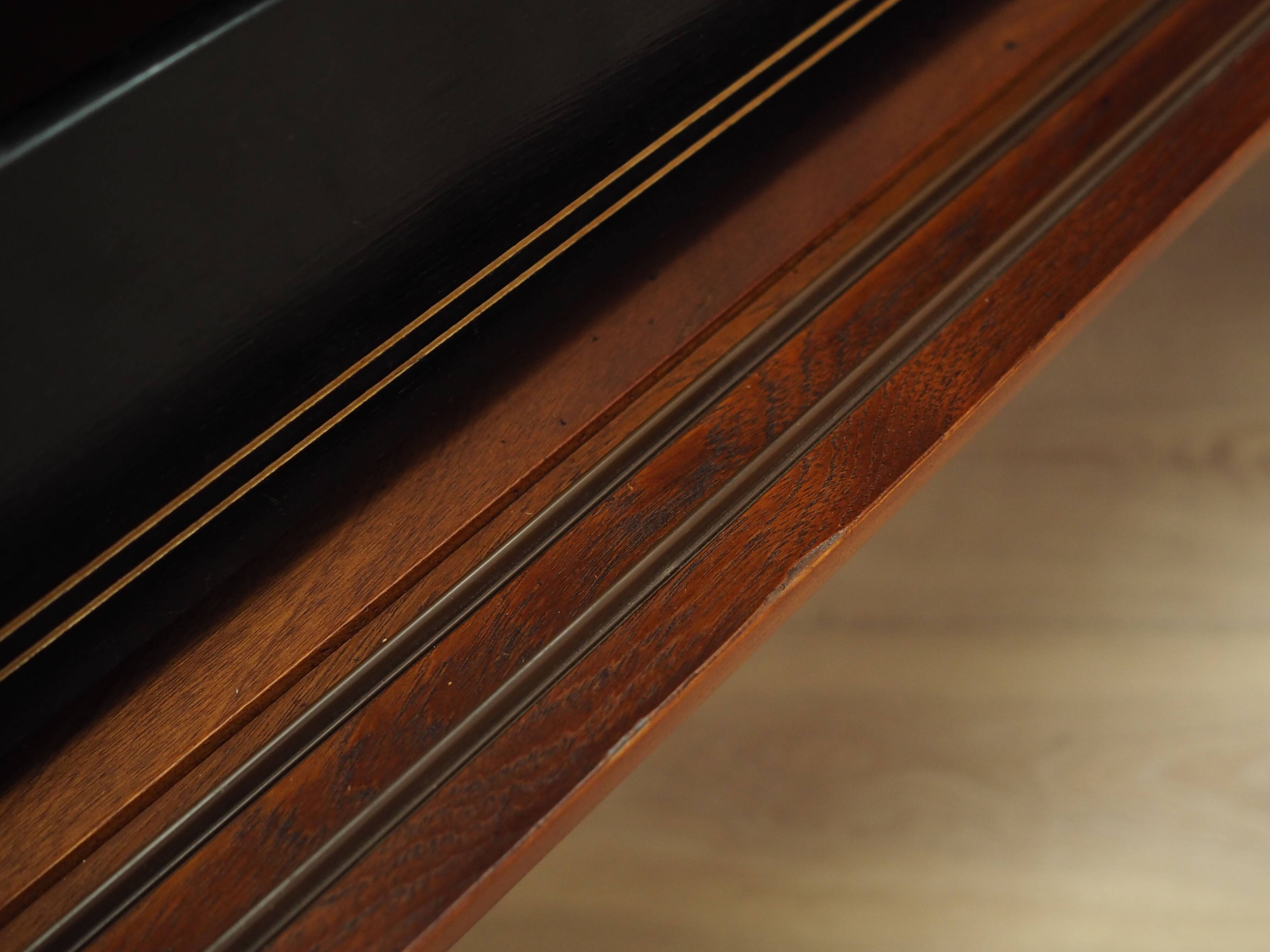 Buffet haut en teck, design danois, années 1960, production : Danemark
