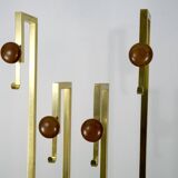 Portemanteau en laiton et bois du milieu du siècle. Italie années 1970