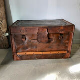 Leather carriage trunk