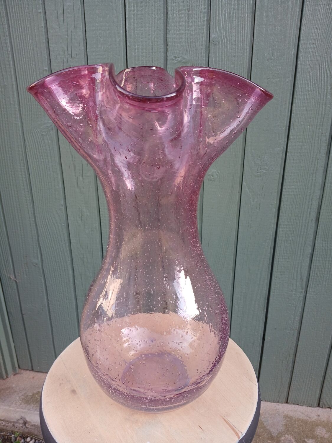 Pink bubble glass corolla vase