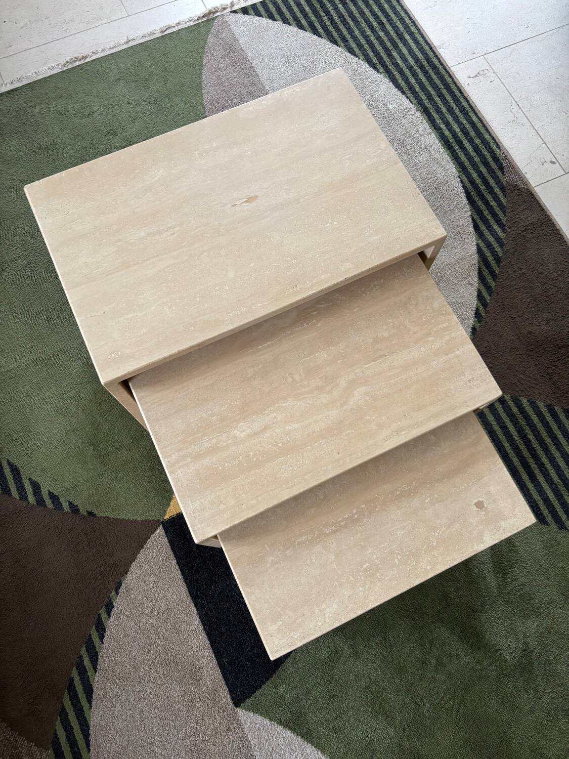Lot de 3 tables gigognes en travertin