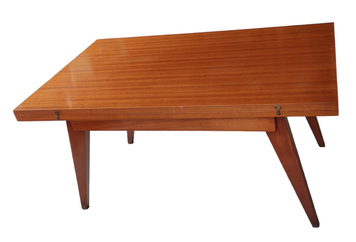 Vintage design portfolio system table