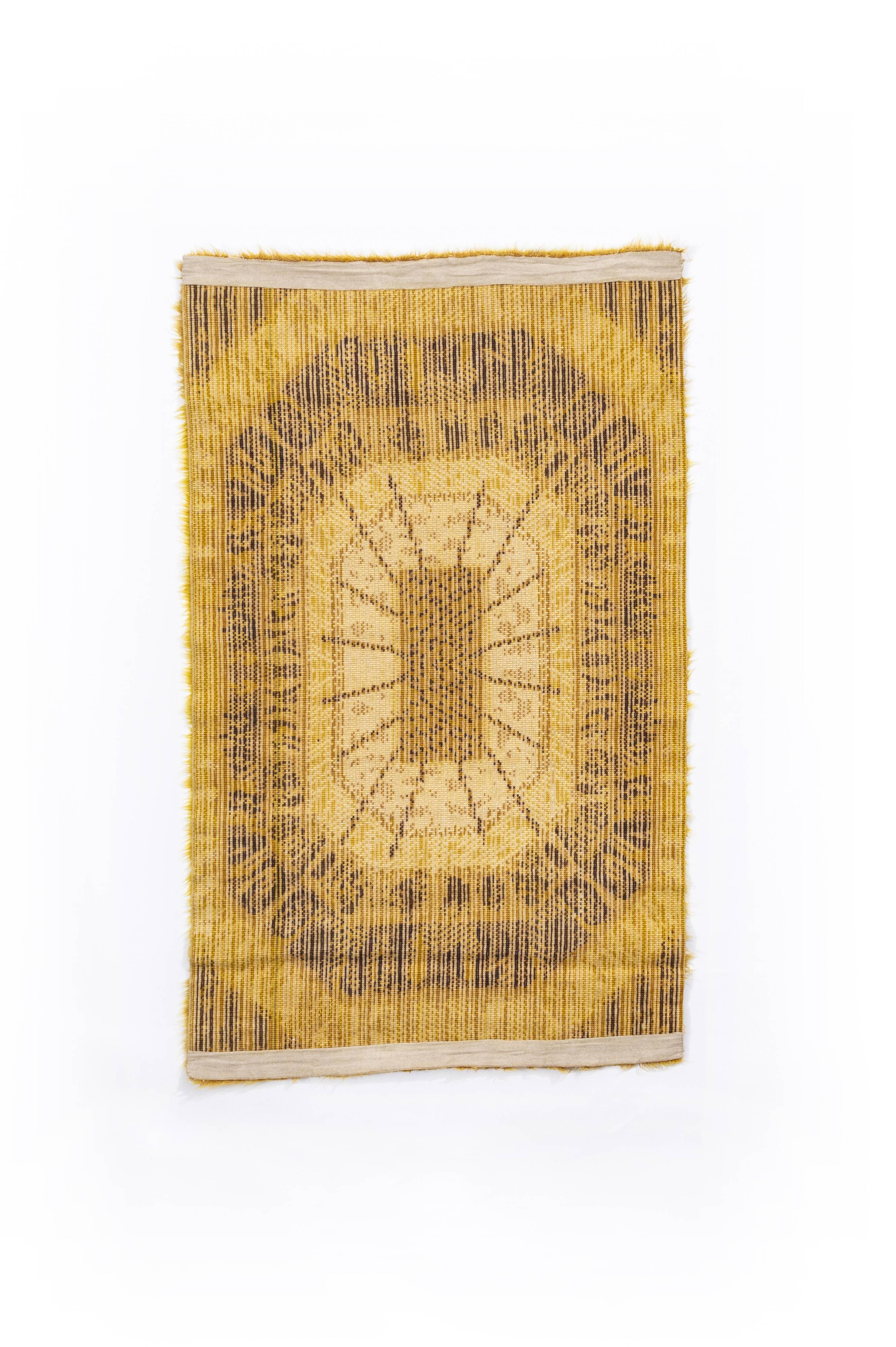 Scandinavian style mid-century modern long pile rug. 142 x 86 cm (56 x 34 i