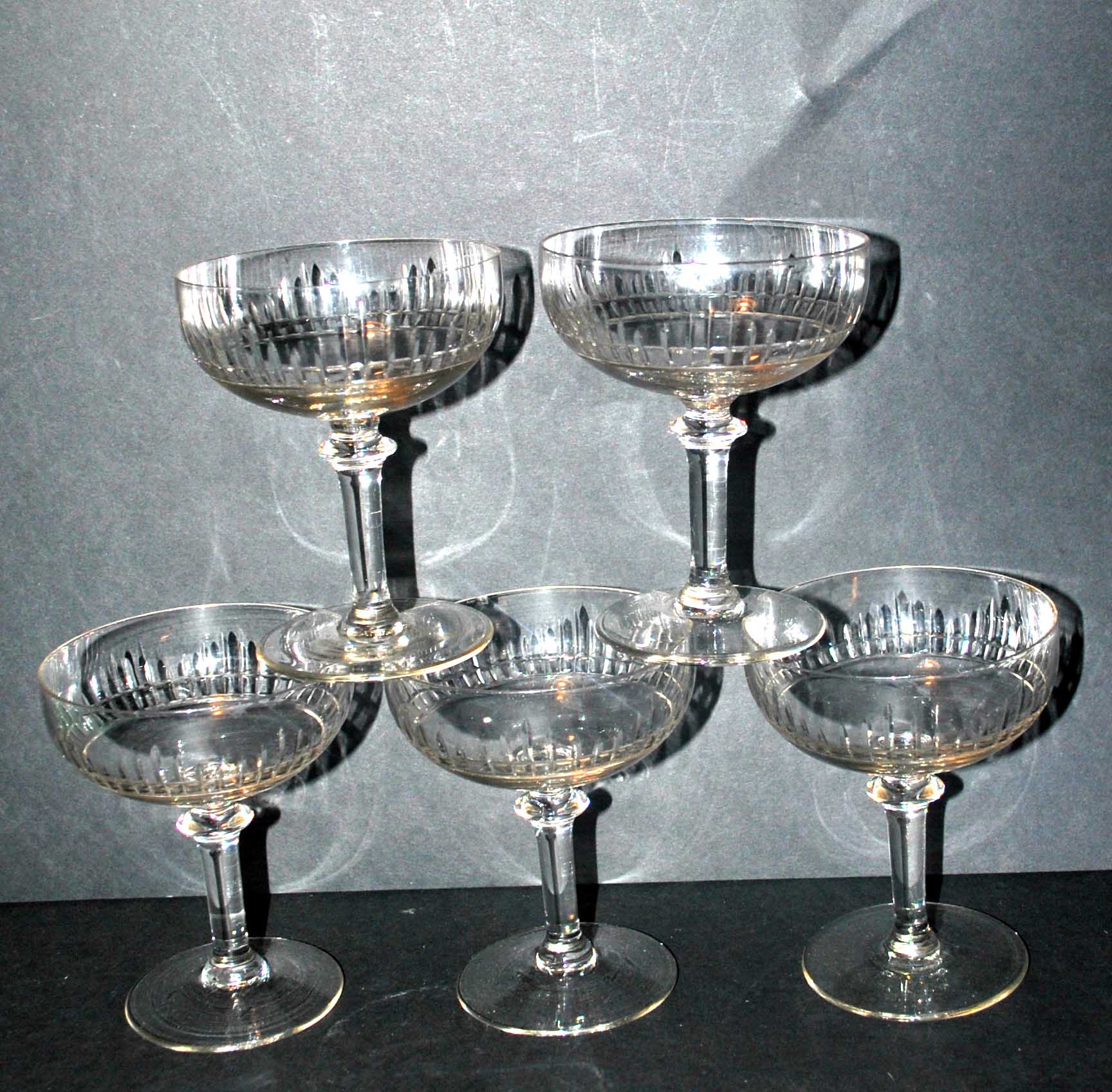 Series of 5 champagne glasses in crystal cut with