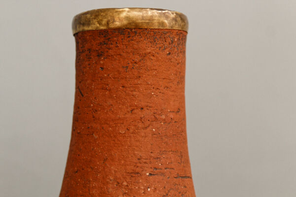 Ancienne bouteille terre cuite et laiton