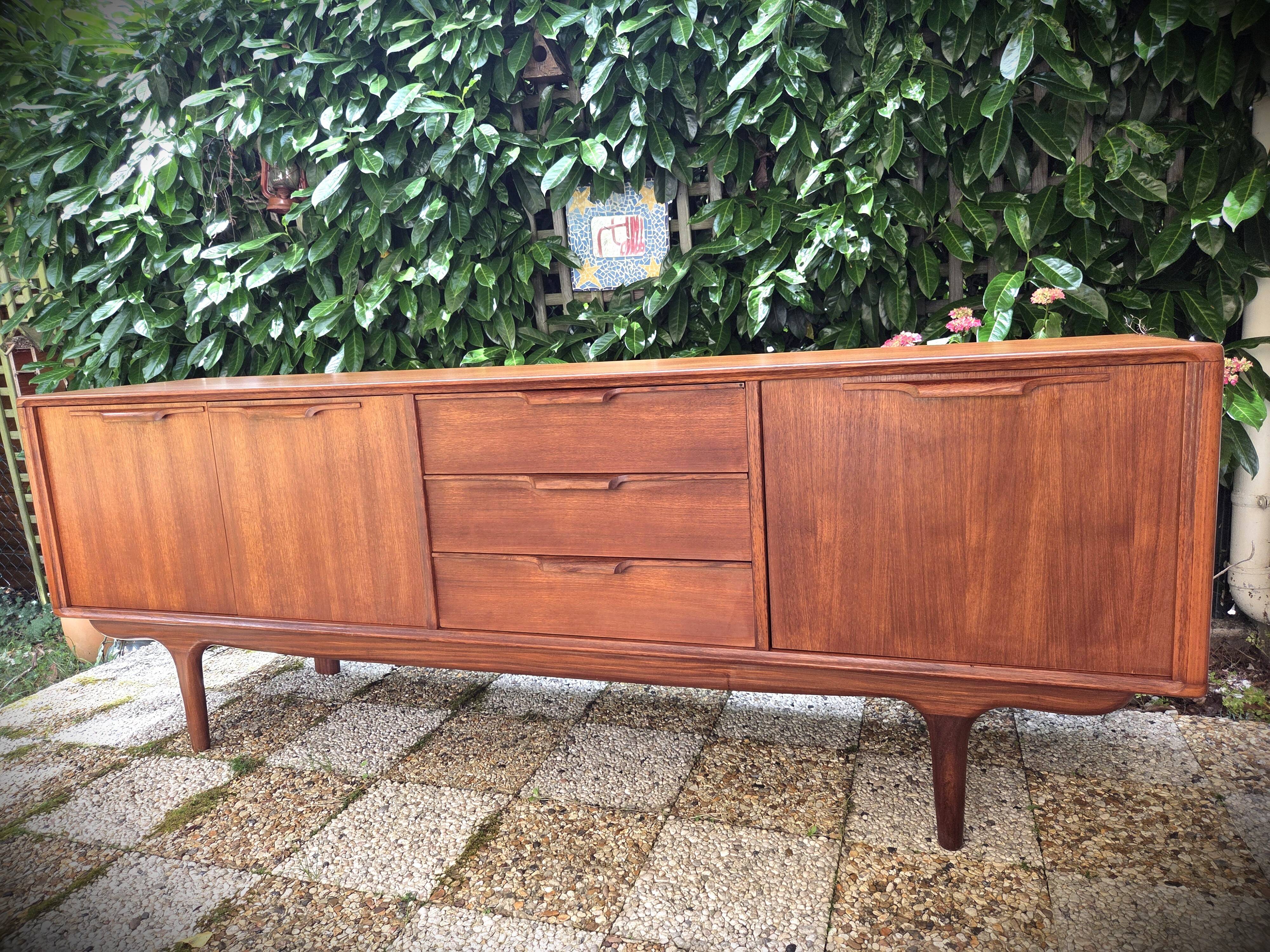 Scandinavian teak enfilade design