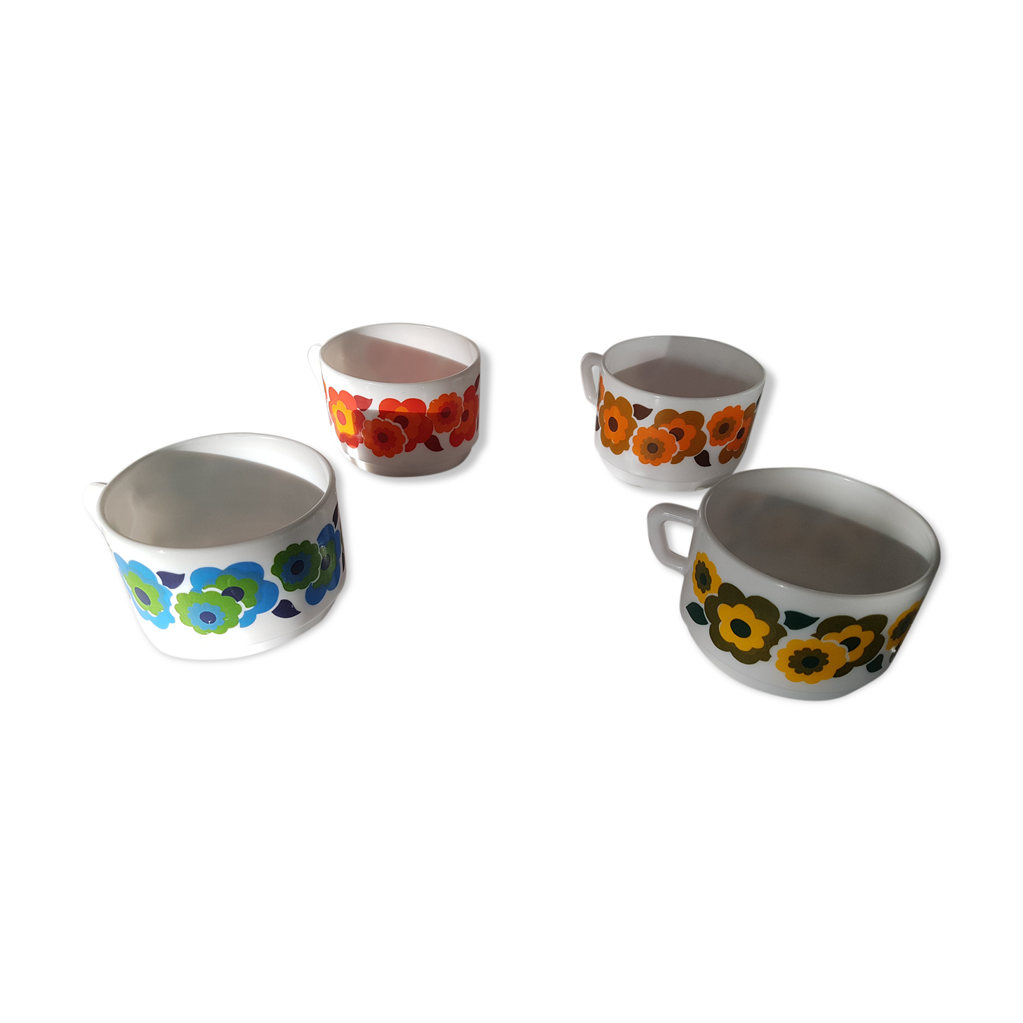 4 large Lotus Arcopal chocolate cups