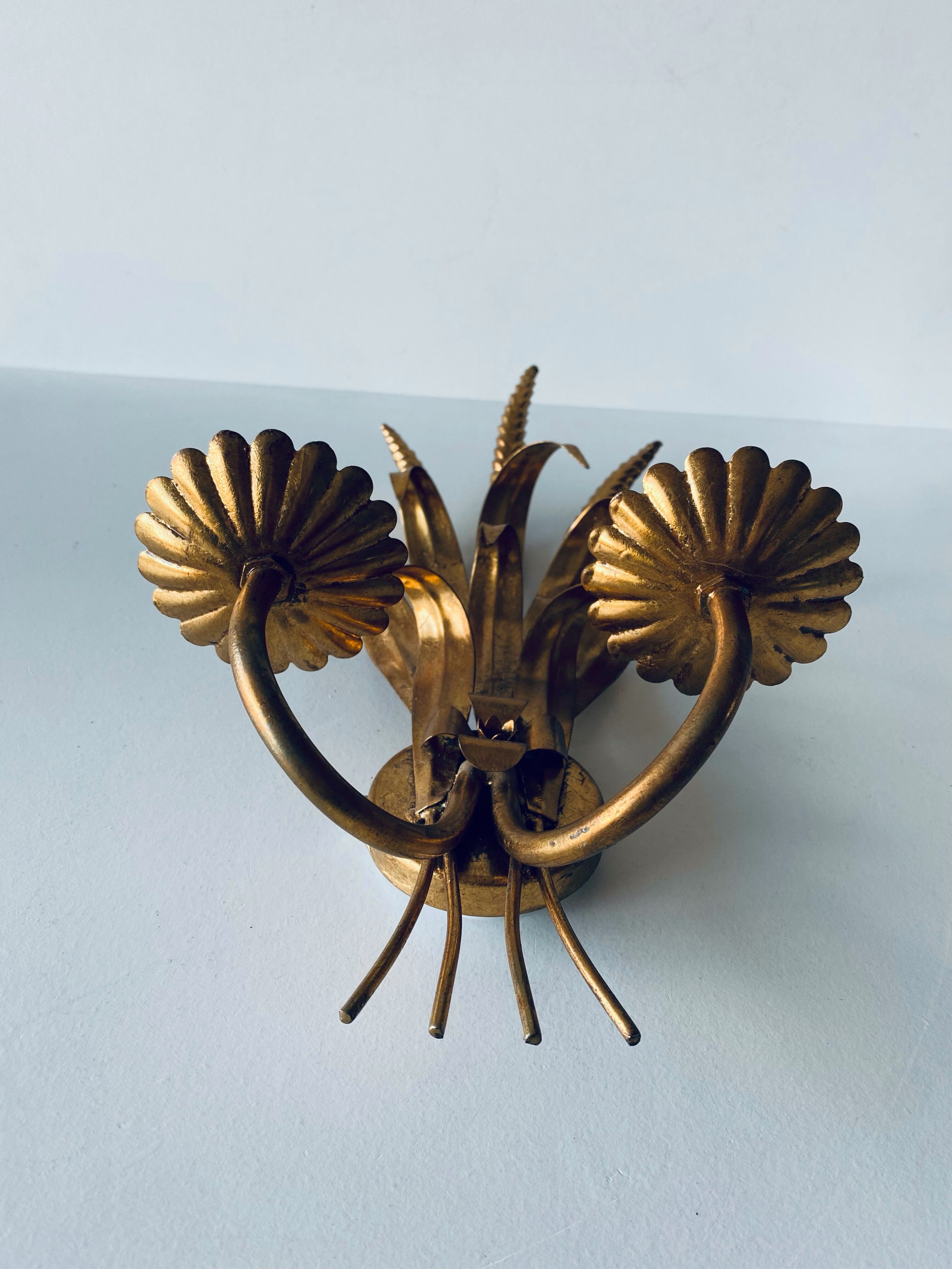 Double golden spike wall lamp