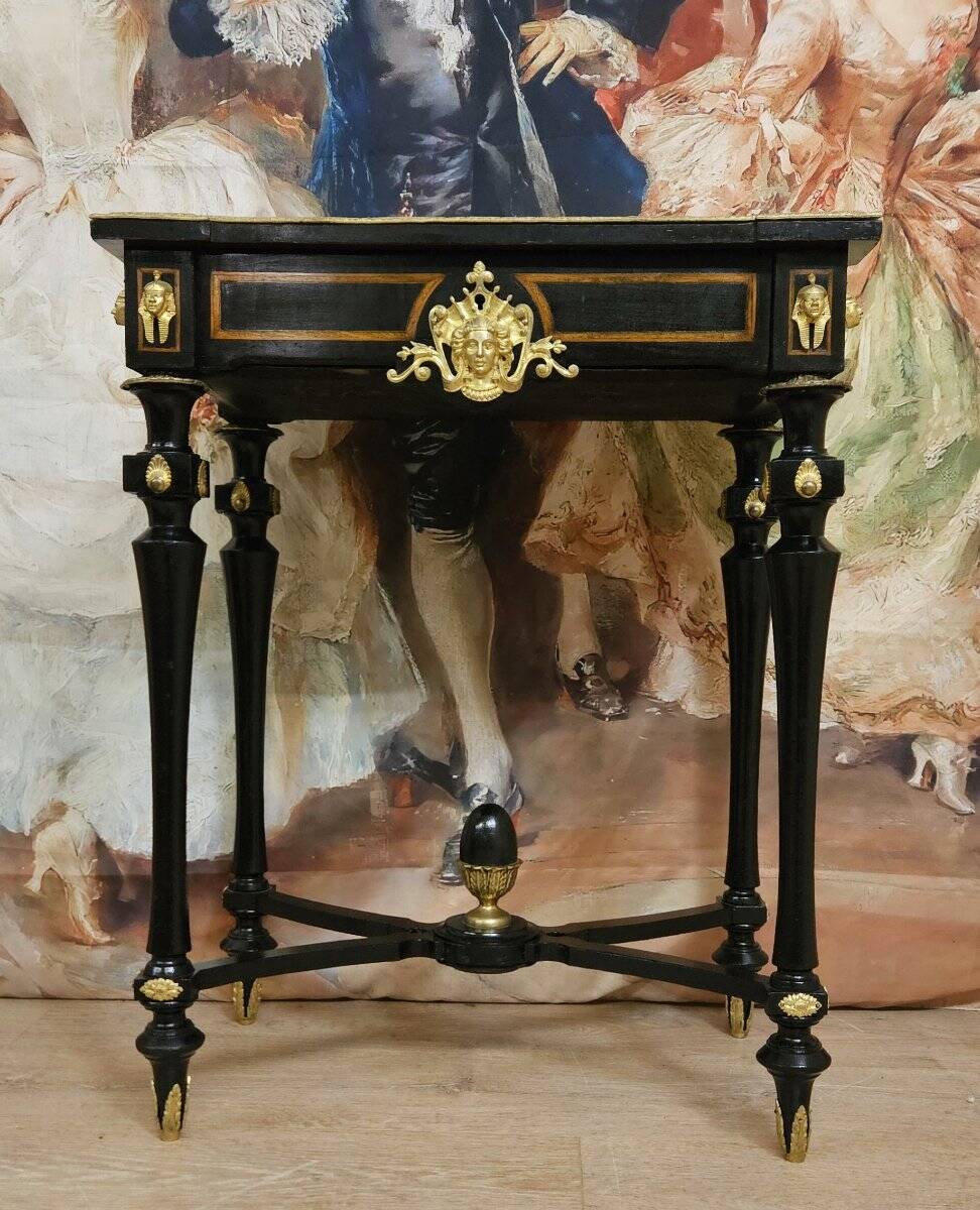 "Boulle" courtesy table from the Napoleonic III era in marquetry.
