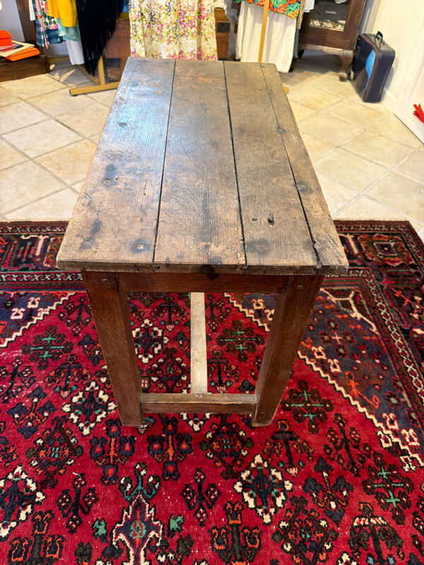 Petite table de ferme ancienne en bois massif – Patine authentique
