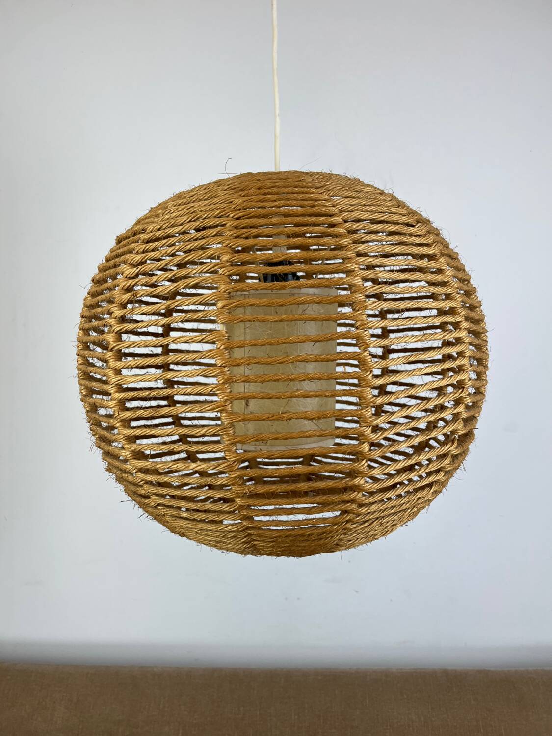Suspension sphere cord 1970s organic style