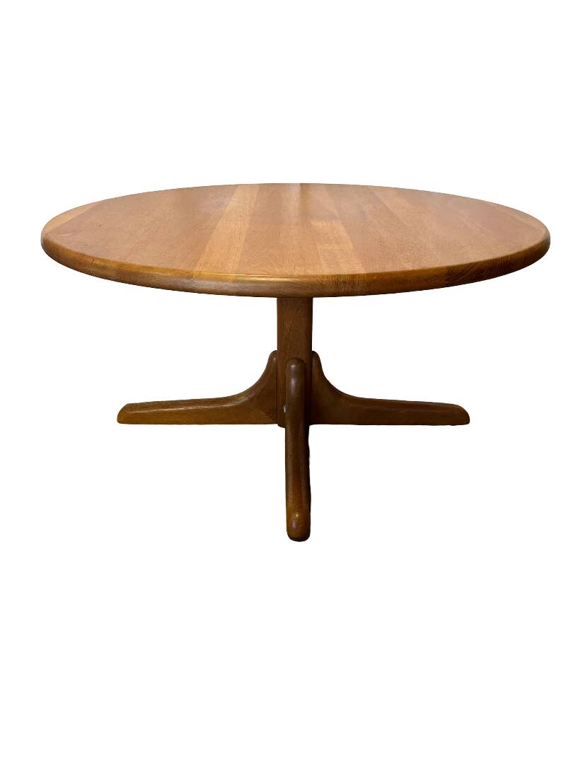 Scandinavian coffee table in solid teak from the 1970s.