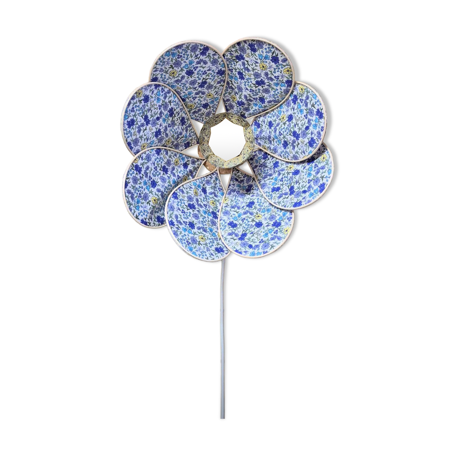 Applique murale fleur, 8 pétales en rotin et tissu fleuri