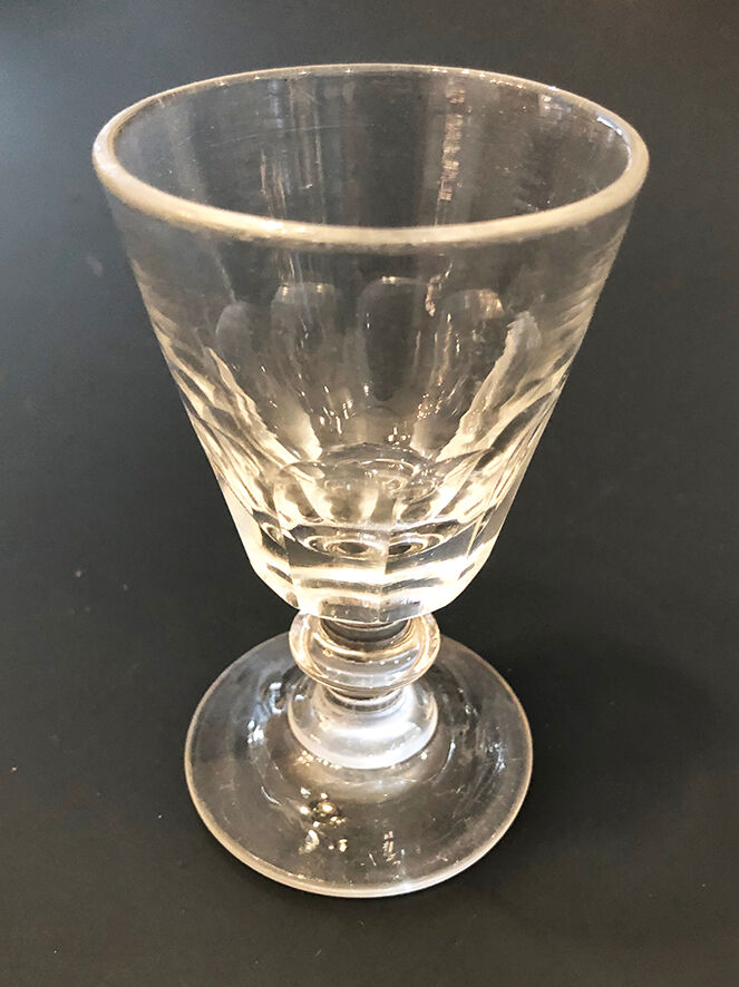 3 anciens verres à porto