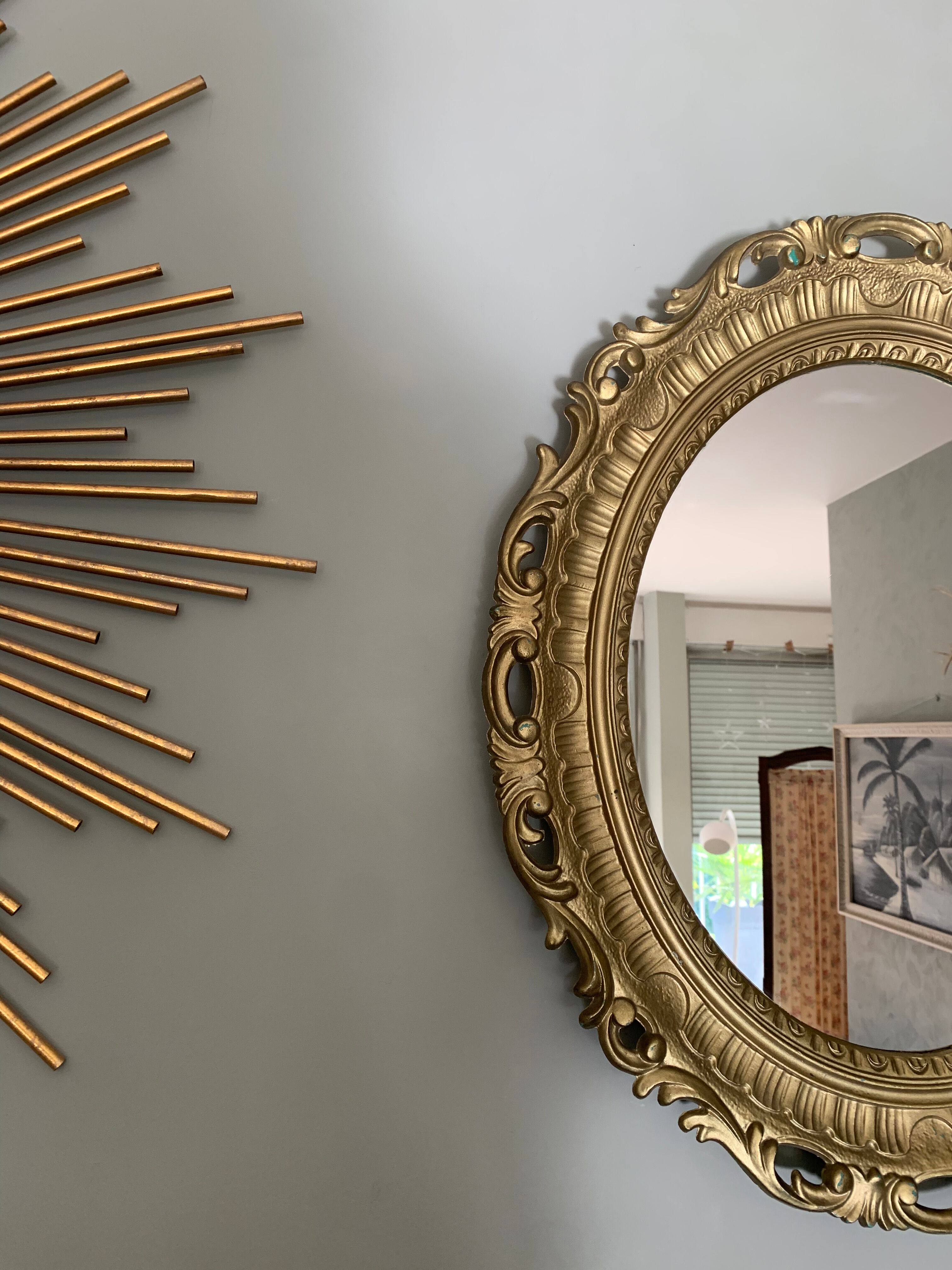 Miroir ovale doré années 70