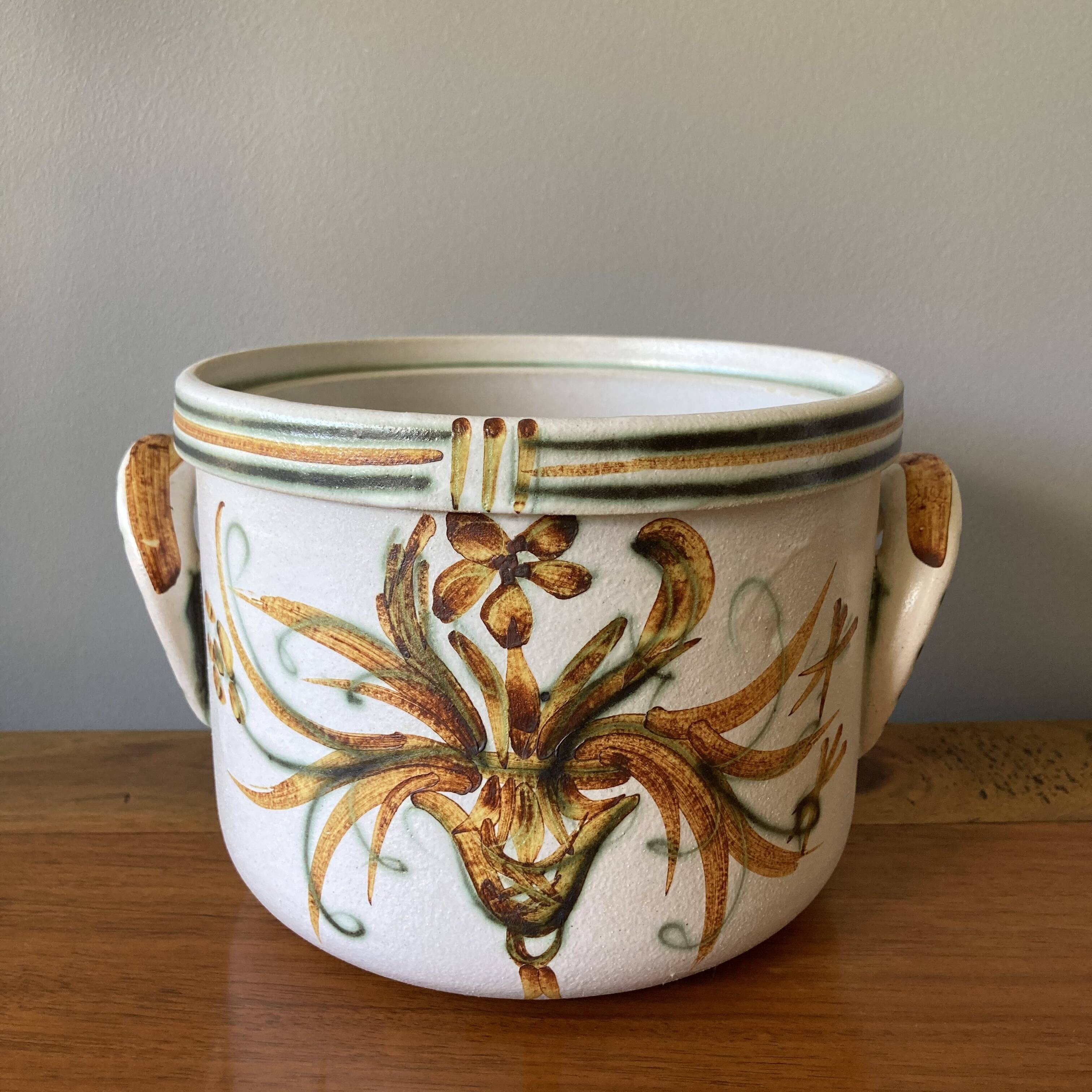 Vintage pot holder or flower pot in enamelled sandstone from Quimper by Keraluc