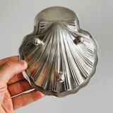 Shell-shaped jewelry holder or butter dish