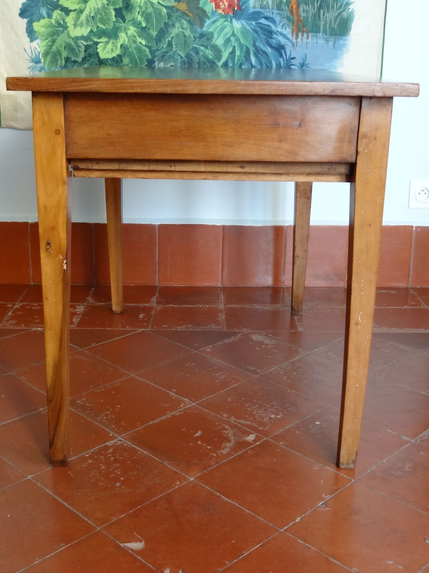 Cherry wood desk nineteenth century with a belt drawer 92 x 67 x 60 cm