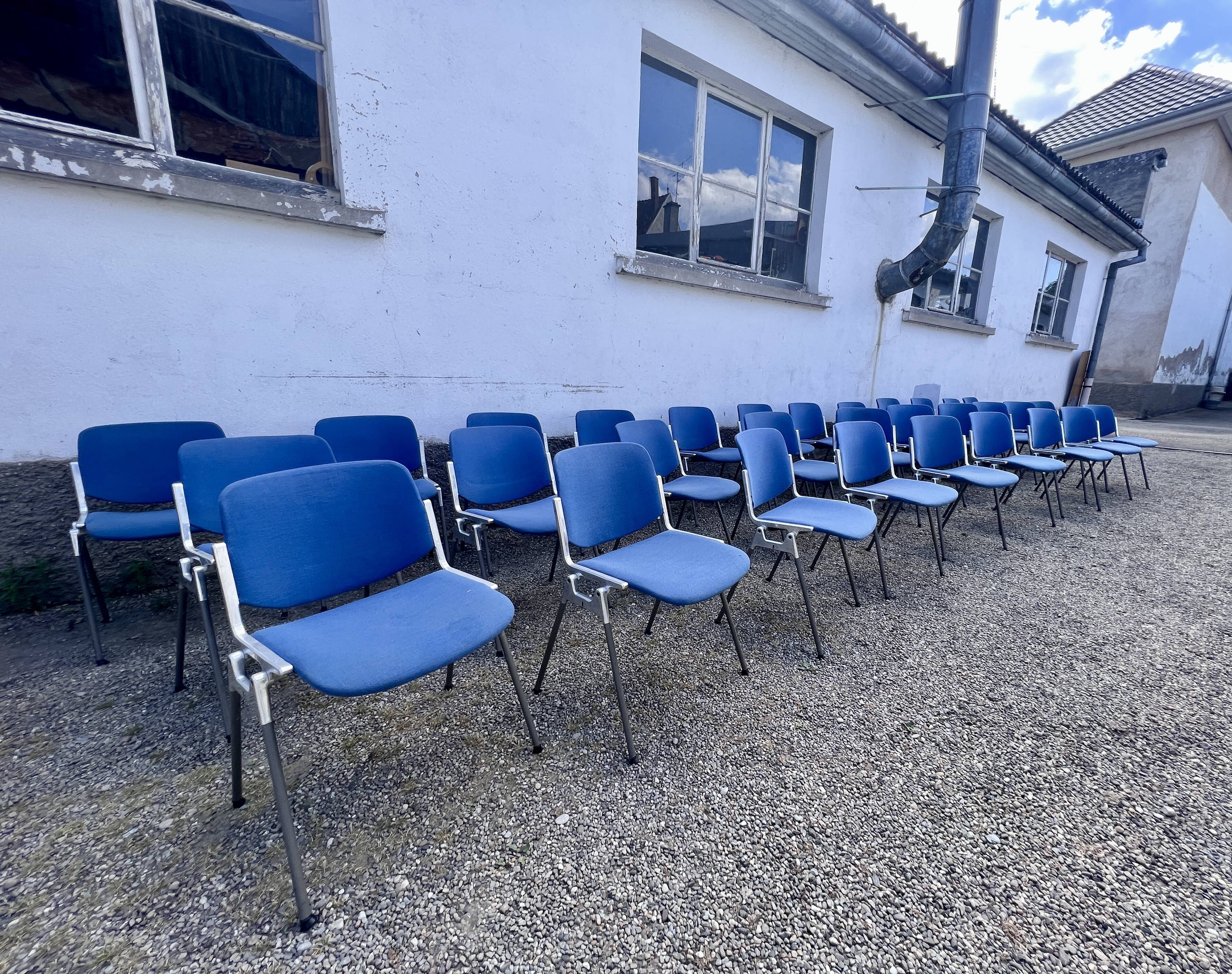 Série de 40 chaises de G. Piretti pour Castelli Anonima Castelli, Italie, années 1970
